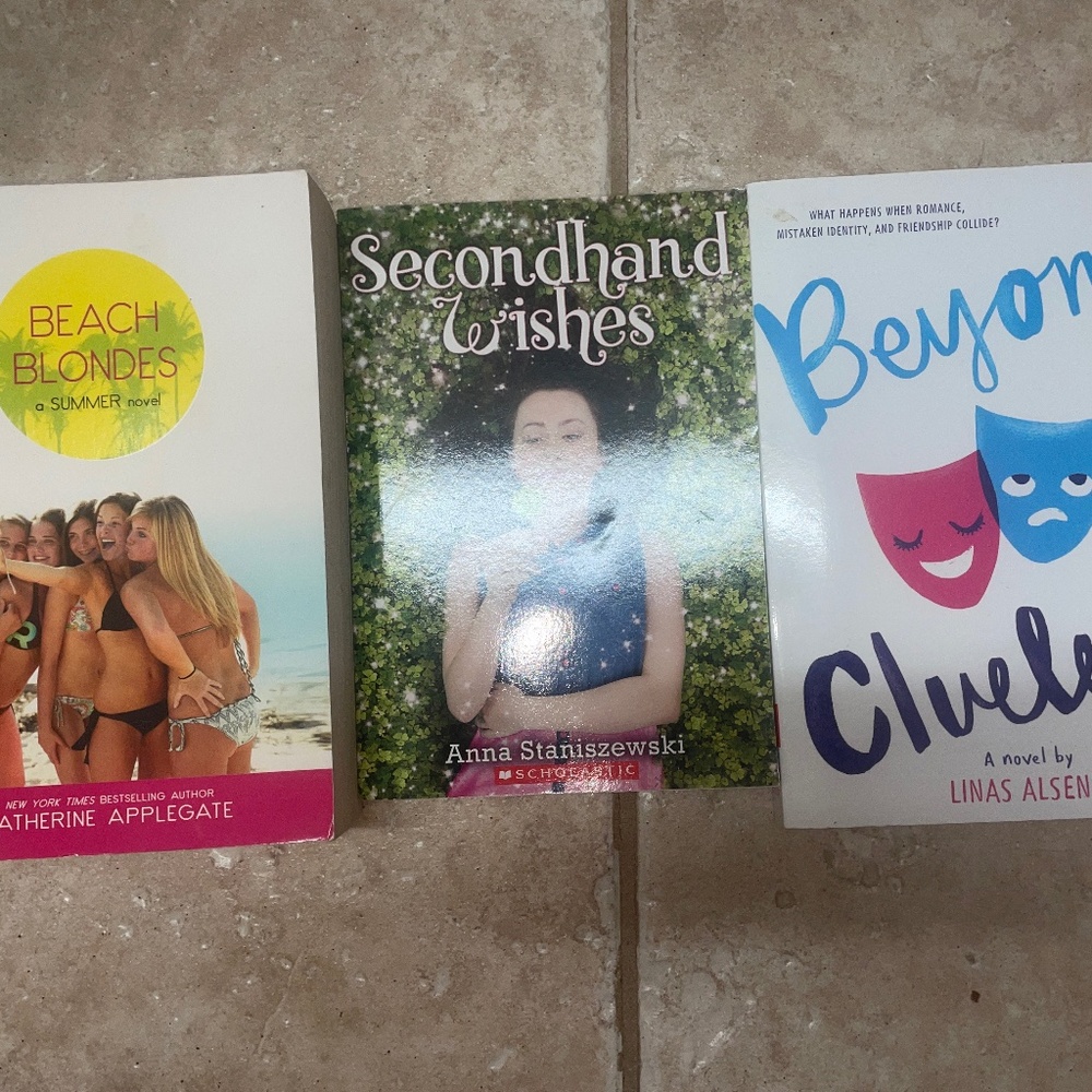 3-pack of novels